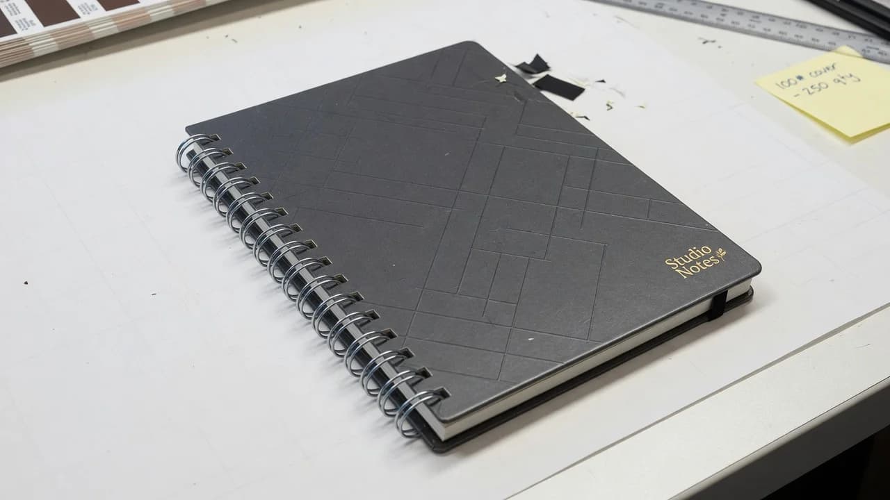 Matbaalarda Defter Üretiminde Yuvarlak Köşe ve Delik Marj Koordinasyonu
